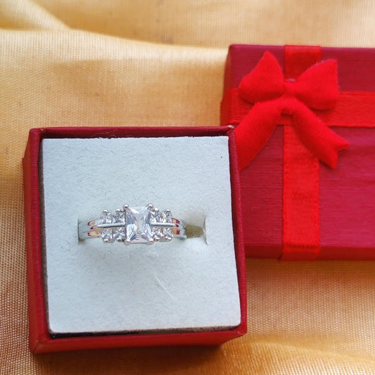 Sparkling AD Stone Ring