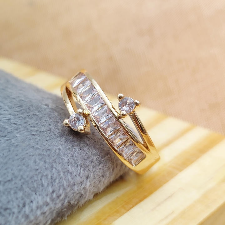 Sparkling AD Stone Ring