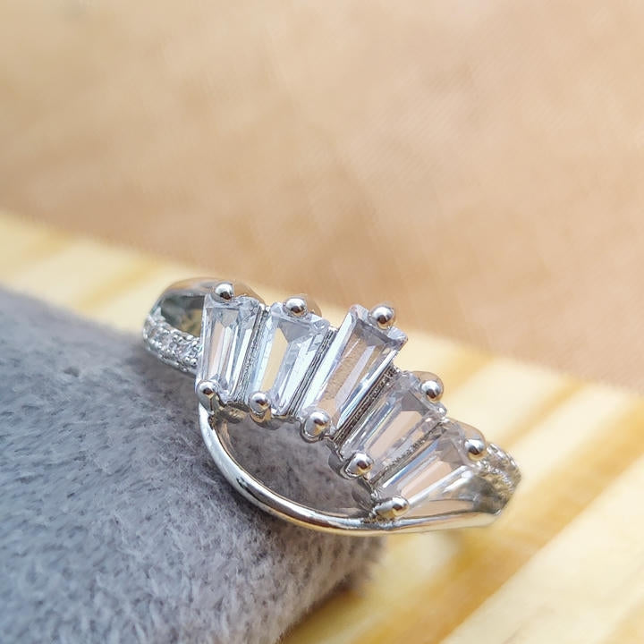 Sparkling AD Stone Ring