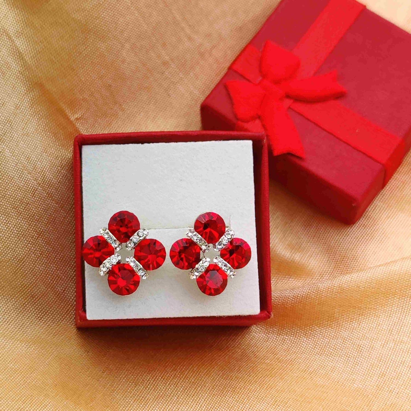 Diamond Bold Knot Stud Earring