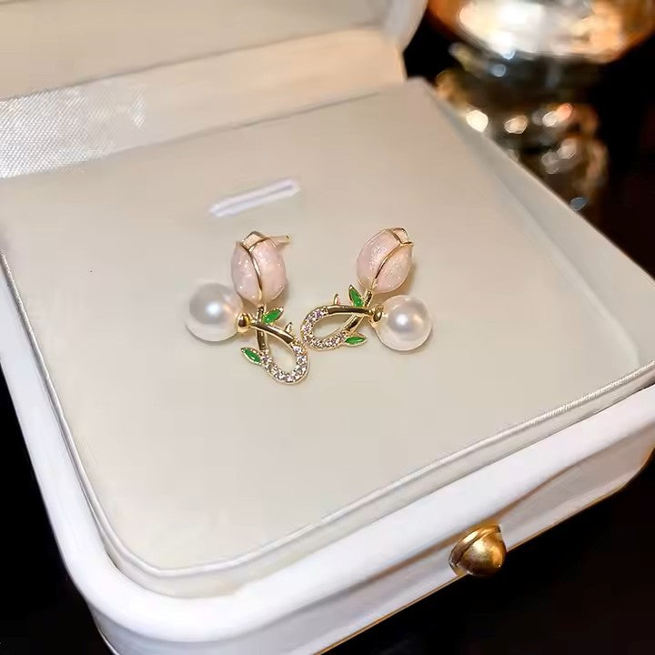 Flower Pearl Stud Earrings