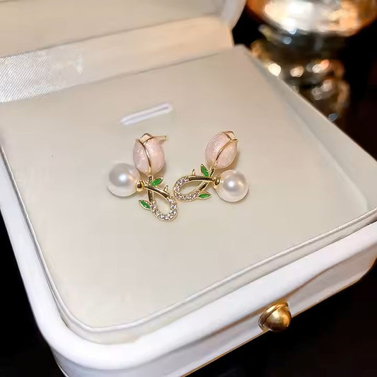 Flower Pearl Stud Earrings