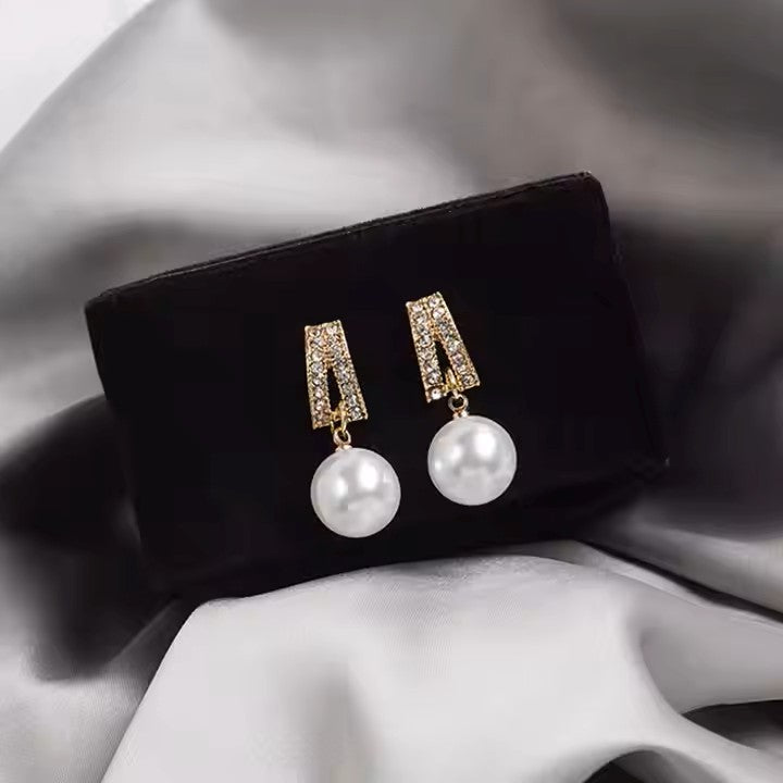 Trendy Pearl Drop Earrings