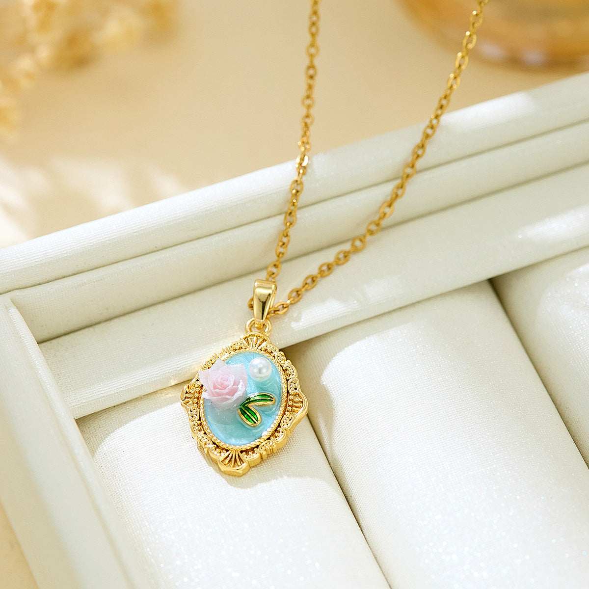 Anti Tarnish Retro Oval Flower-Painted Style Pendant Necklace
