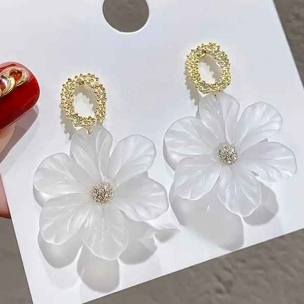 Elegant Acrylic Flower Earrings