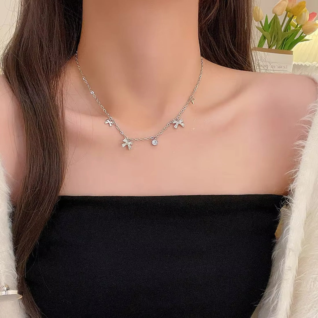 Elegant Bow Charms Necklace