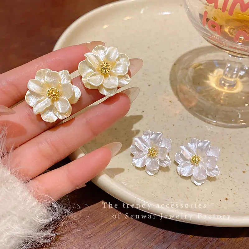 Sweet Camellia Stud Earrings