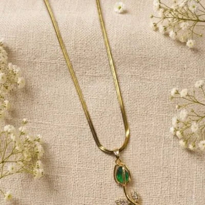Anti Tarnish Elegant Rose Pendant Chain Necklace
