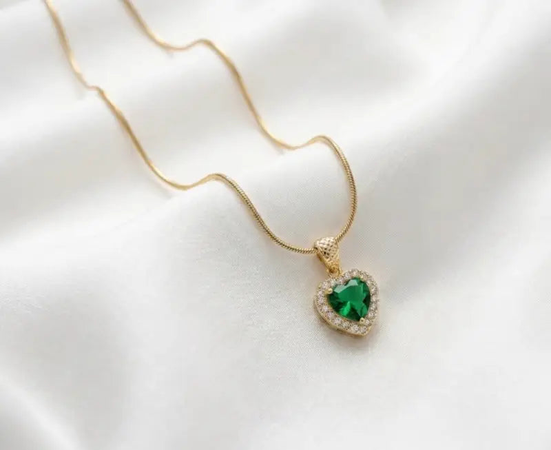 Anti Tarnish Elegant Heart Pendant Chain Necklace