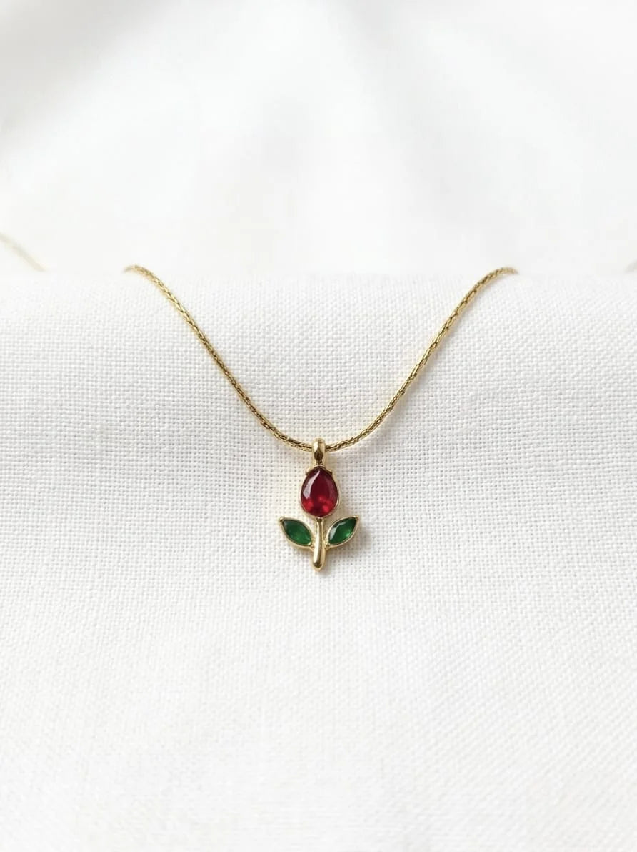 Anti Tarnish Elegant Tulip Minimal Chain Necklace