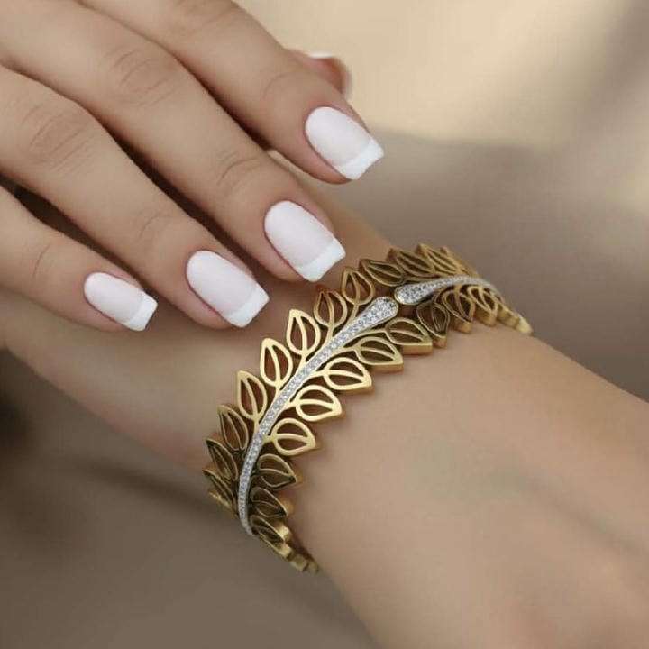 Anti Tarnish Elegant Leaf Kada Bracelet
