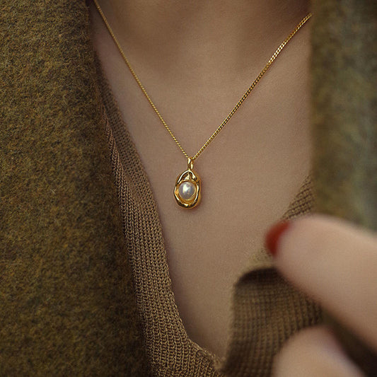 Anti Tarnish Egg-shaped Pearl Necklace