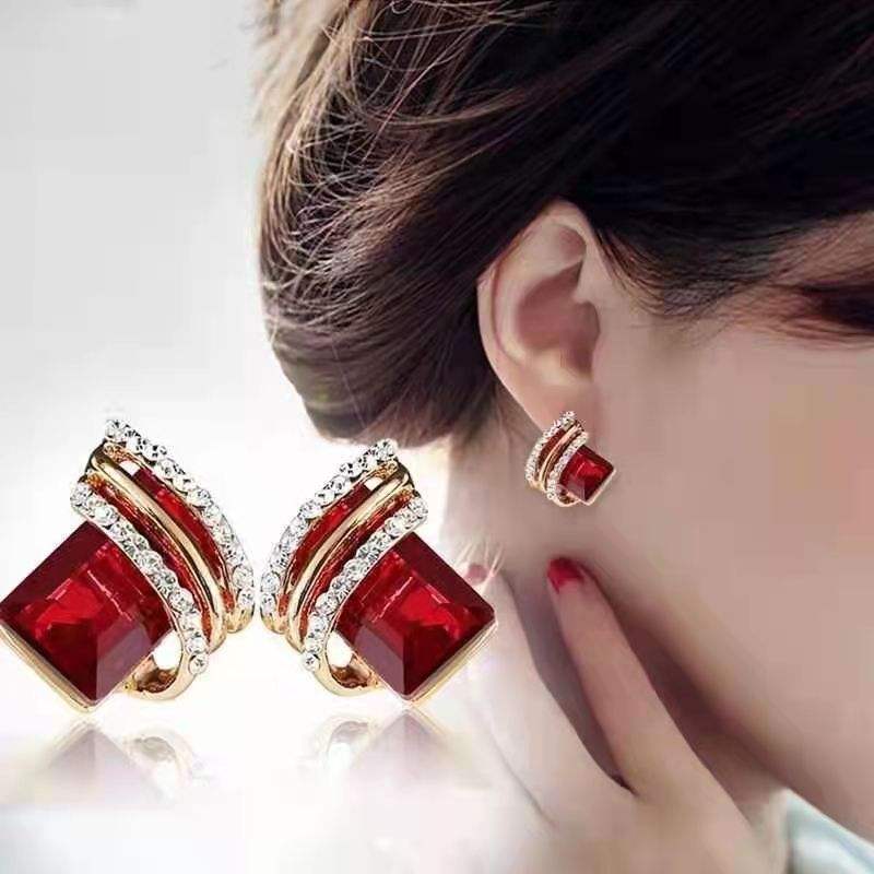 Elegant Crystal Rhombus Wing Geometric Earrings