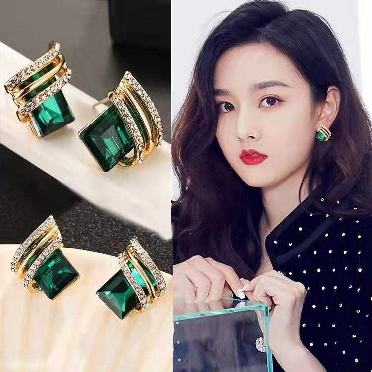 Elegant Crystal Rhombus Wing Geometric Earrings