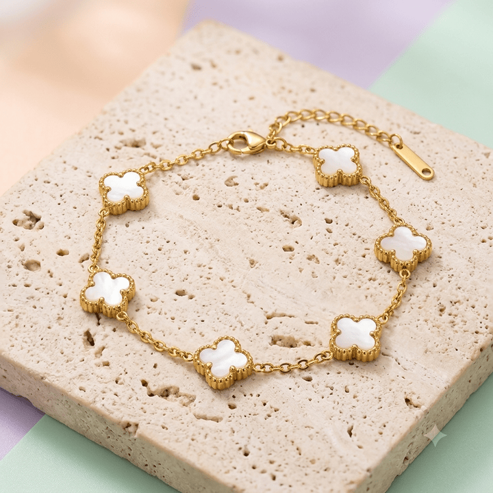 Anti Tarnish Elegant Trending Mini Clover Chain Bracelet