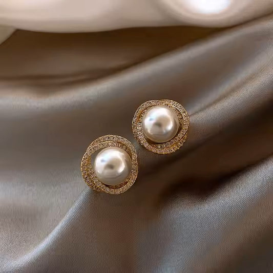 Flower Pearl Stud Earrings