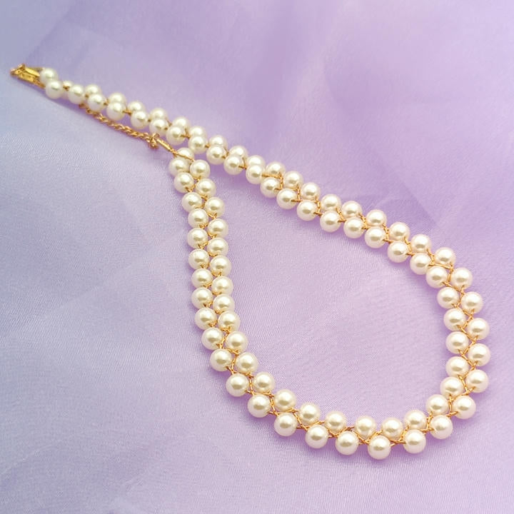 Elegant Retro Pearl Necklace / Choker