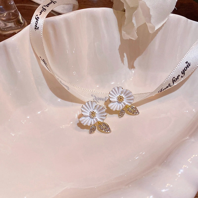 Needle Flower Pearl Earring