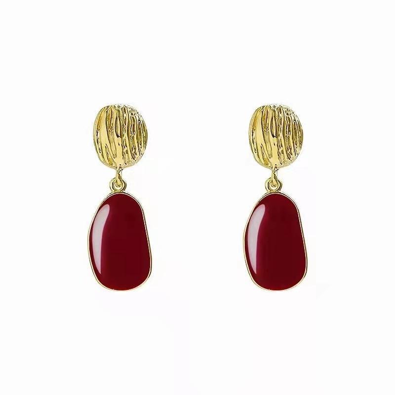 Red Retro Temperament Earrings
