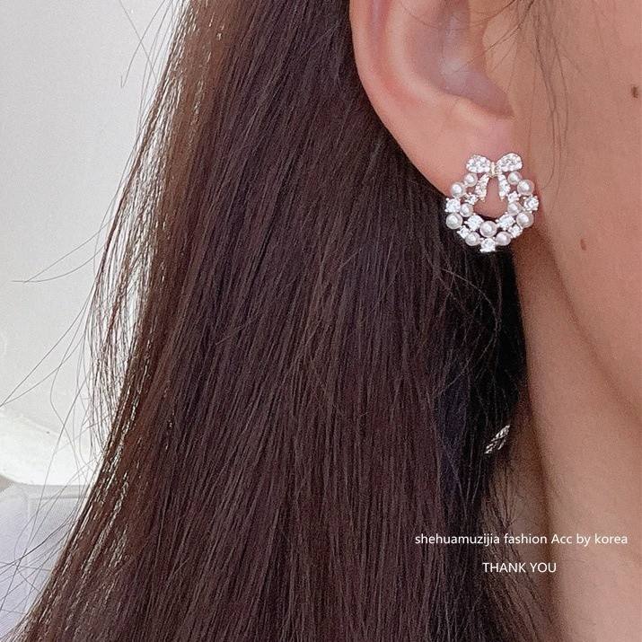 Shiny Pearl Bow Flower Garland Stud Earrings