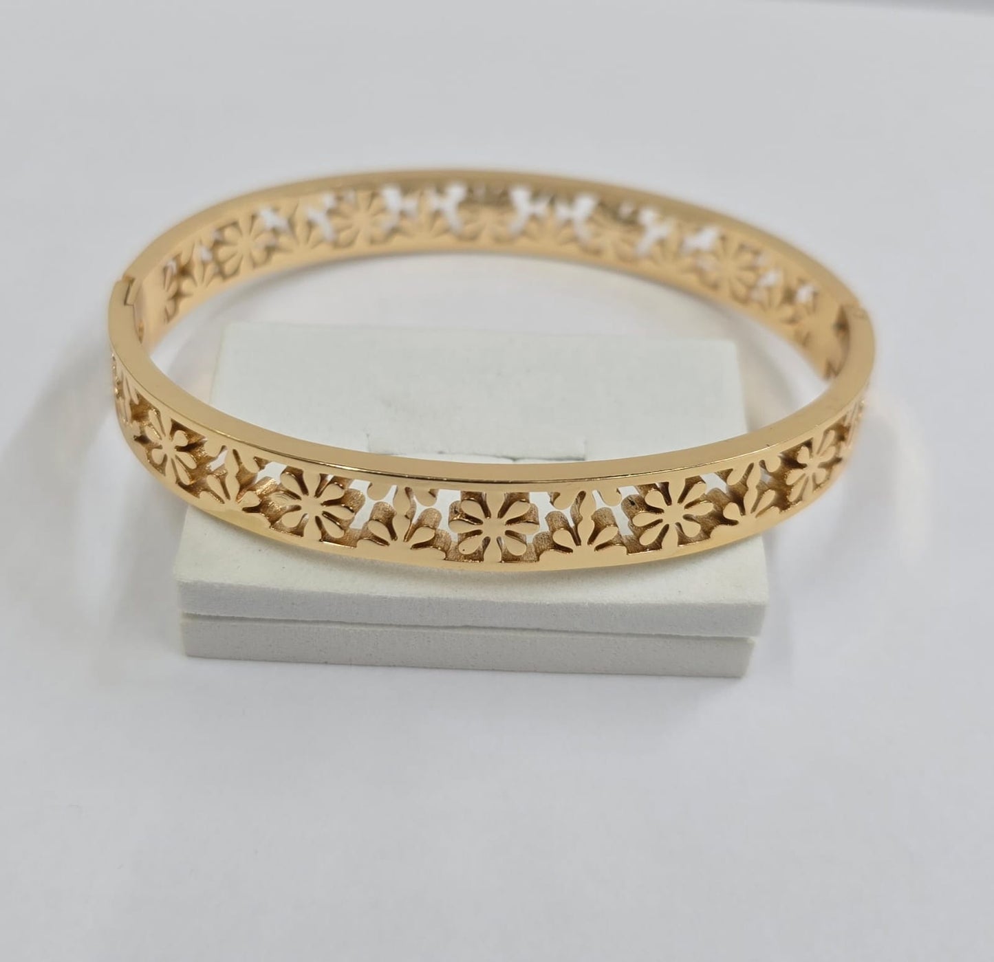 Anti Tarnish 3D Flower Bracelet