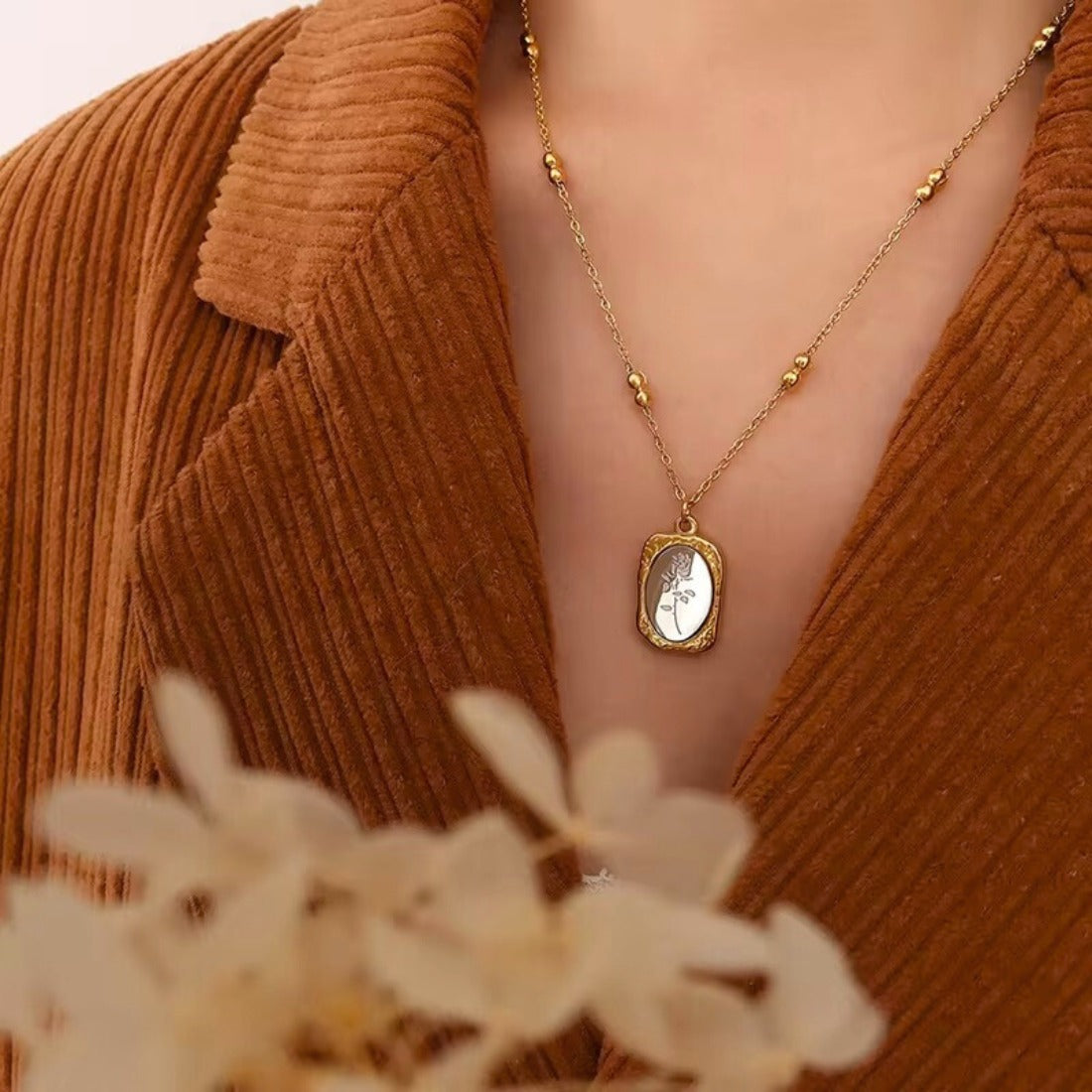 Magic Mirror Rose Beads Chain Necklace